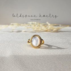 MARGOT RING - MOTHER OF PEARL VINTAGE RING